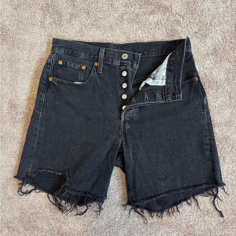 Vintage Levi’s Shorts in Black size 26